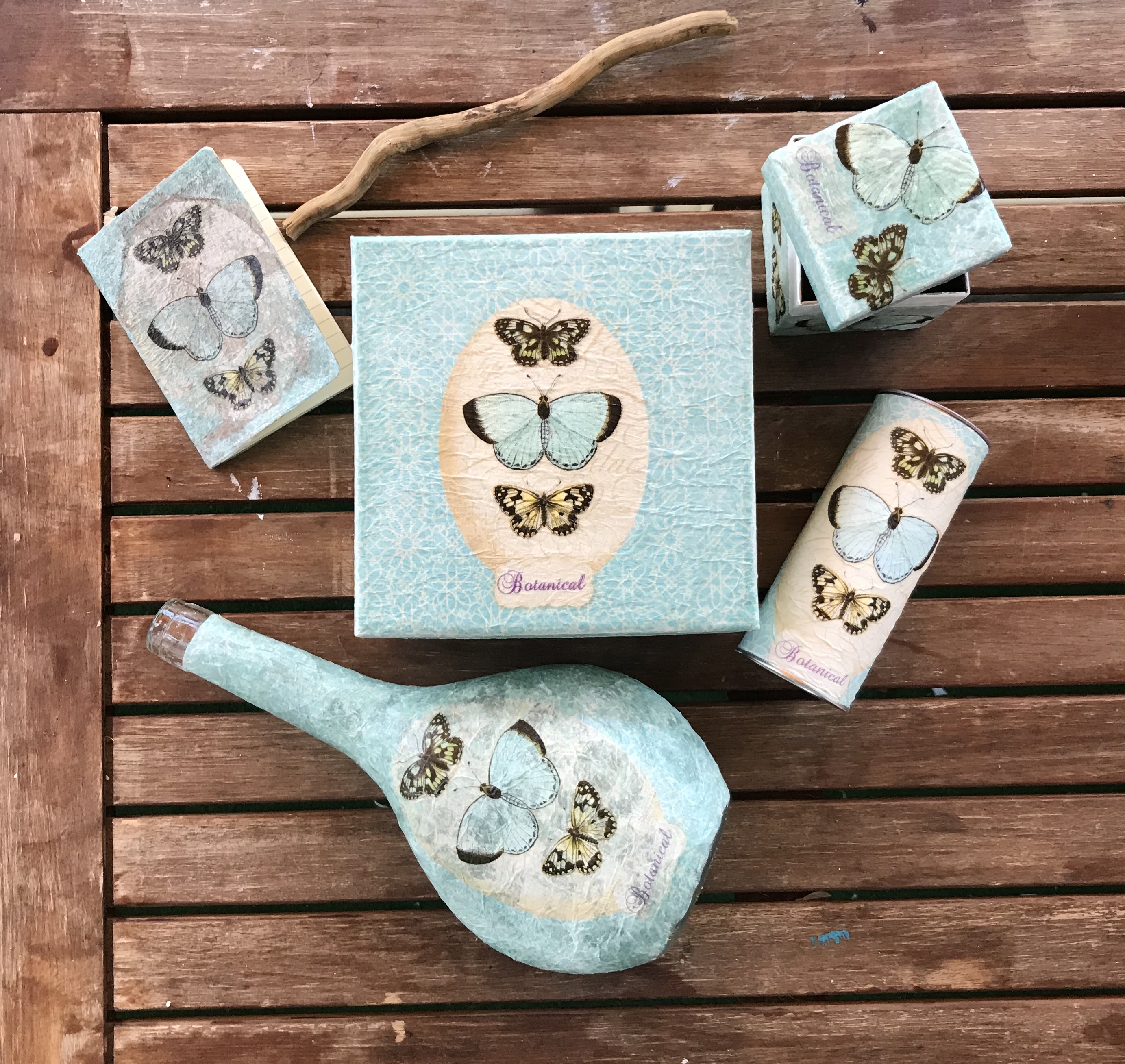 Cajas y Botellas Decoupage Mariposas